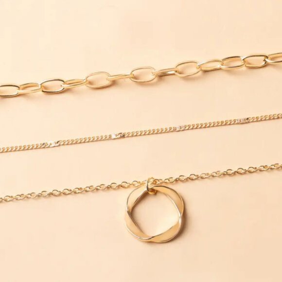14K gold filled "Anya" Circle Necklace - Picture 4 of 4